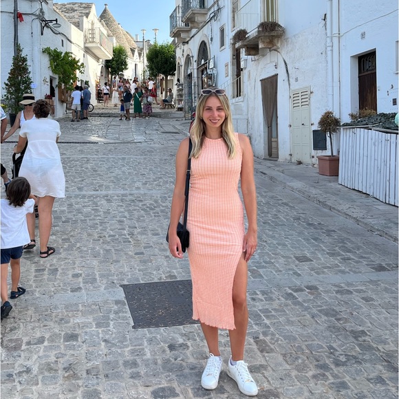 Meet your Posher, Andrea - Picture 1 of 1